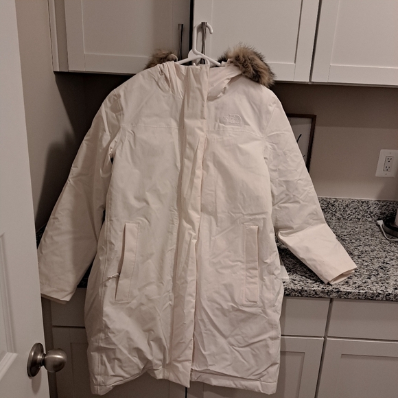 The North Face NWOTs Women’s Arctic Down Parka Waterproof Warm Jacket - Picture 5 of 15